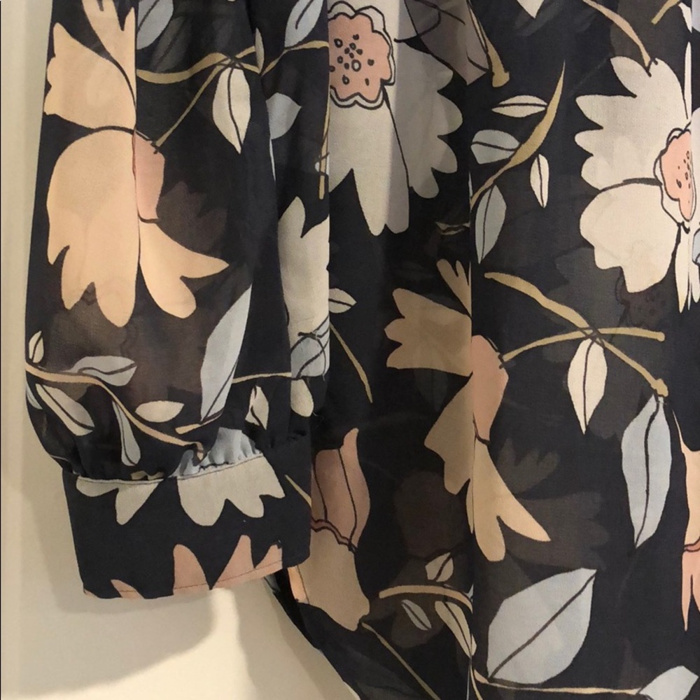 Loft Loose Shear Blouse - Picture 4 of 4